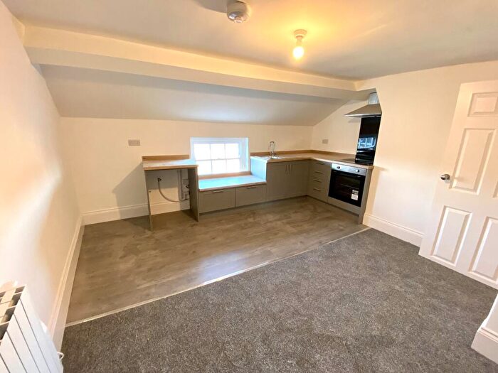 2 Bedroom Flat To Rent In Queens Head Court, Newark, NG24