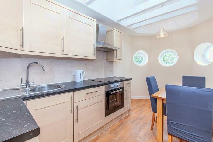 Apartment To Rent In Iffley Road, Oxford, OX4