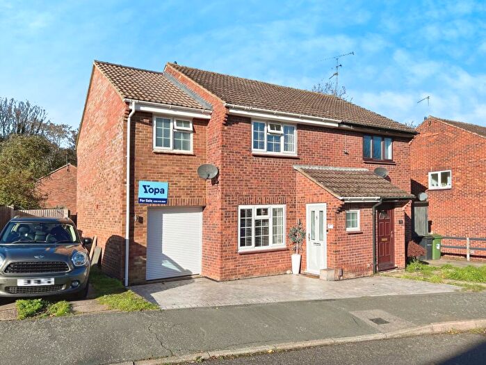 3 Bedroom Semi Detached House For Sale In Foxden Drive, Downswood, Maidstone, ME15