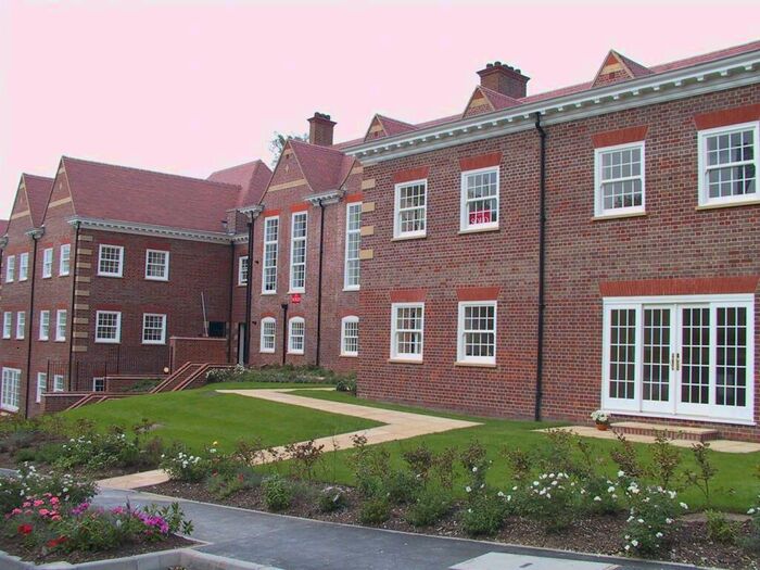 2 Bedroom Flat To Rent In Langton House, Cottage Close, Harrow On The Hill, HA2