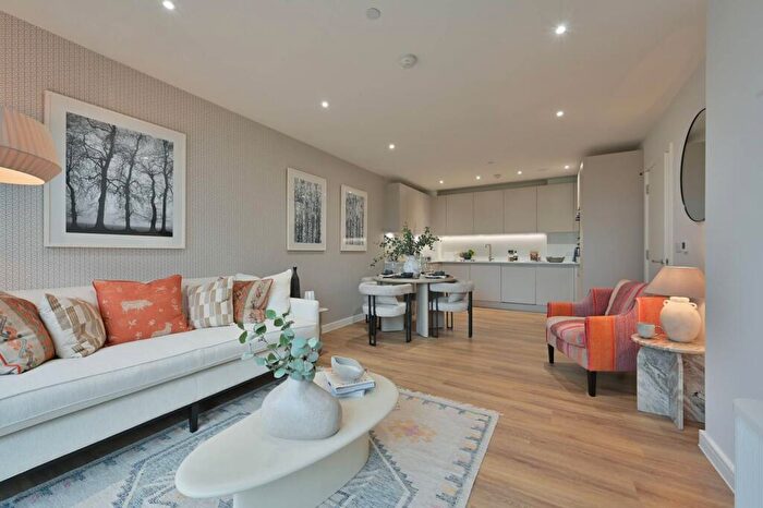 3 Bedroom Flat For Sale In Northwick Parkside, Harrow, HA1