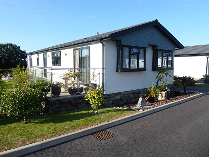 2 Bedroom Mobile/park Home For Sale In Haytor View Park, Ipplepen, Newton Abbot, TQ12