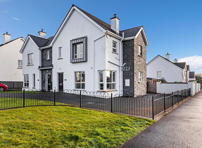 3 Bedroom Semi-Detached House For Sale In Lough Drive, Magherafelt, BT45