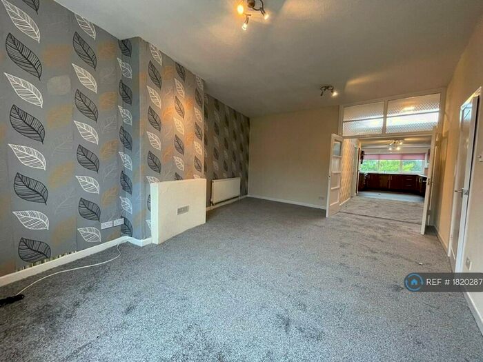 2 Bedroom Flat To Rent In Dawson Street, Heywood, OL10