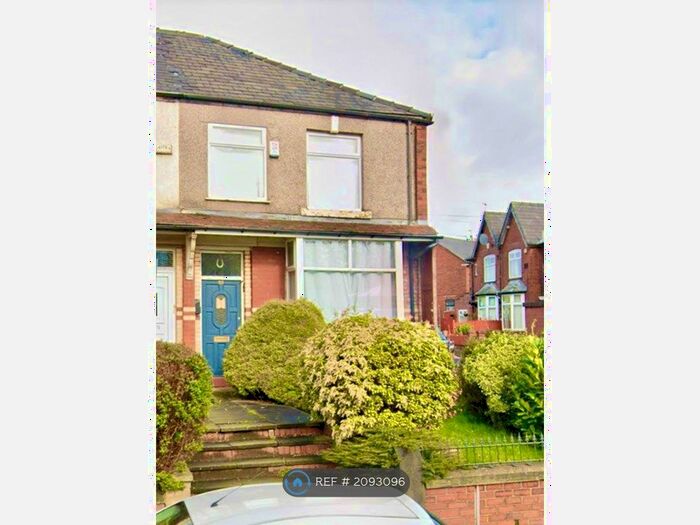 3 Bedroom Semi-Detached House To Rent In Broad Lane, Rochdale, OL16