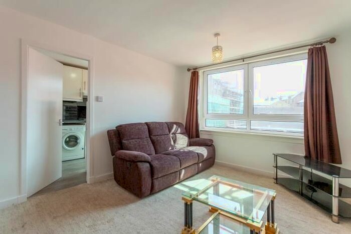 2 Bedroom Flat To Rent In Carnegie Court, Pleasance, Edinburgh, EH8
