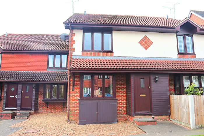 1 Bedroom House For Sale In South Street, Farnborough, GU14