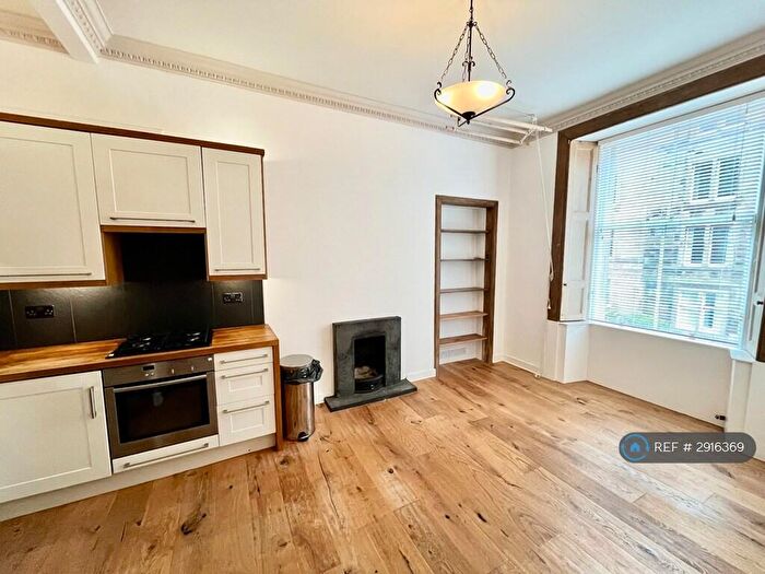 2 Bedroom Flat To Rent In Livingstone Place, Edinburgh, EH9