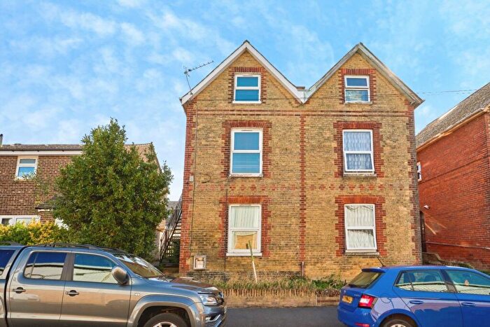 3 Bedroom Semi-Detached House For Sale In Clarence Road, East Cowes, Isle Of Wight, PO32
