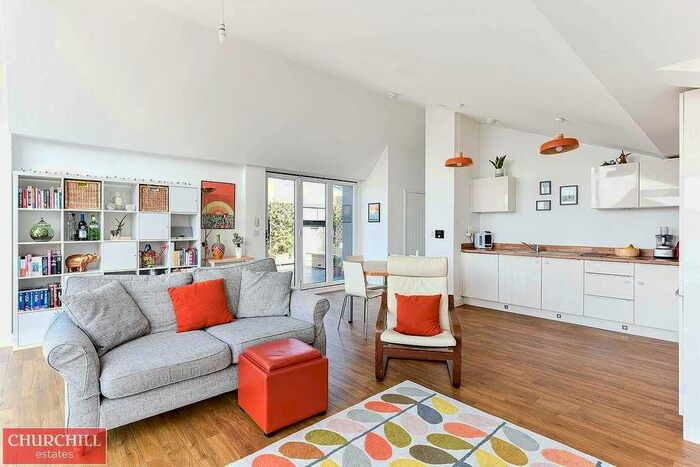 2 Bedroom Flat To Rent In Hoffmans Road, London, E17