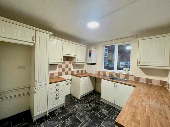 3 Bedroom End Of Terrace House To Rent In Carhill Road, Gateshead, NE9