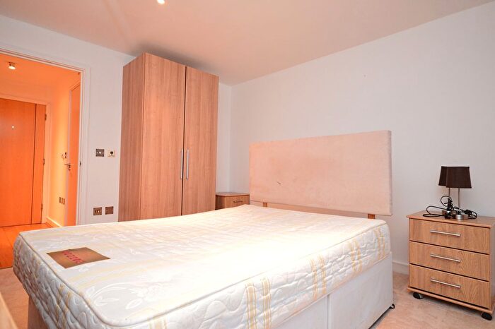 1 Bedroom Flat To Rent In Western Gateway, Docklands, E16