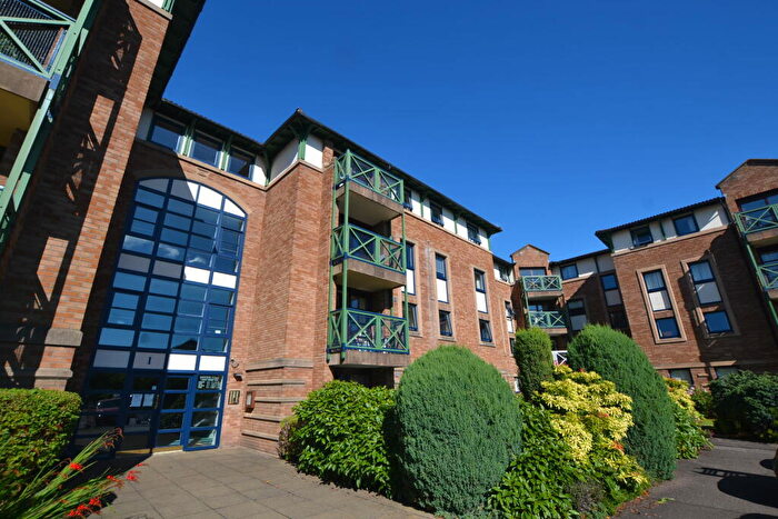 2 Bedroom Flat To Rent In North Werber Park, Edinburgh, EH4