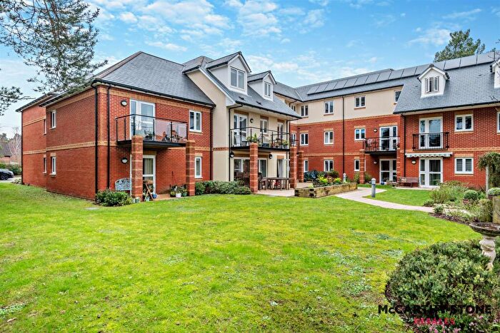 1 Bedroom Apartment For Sale In Coppice Gate, Beaulieu Road, Dibden Purlieu, Southampton, Hampshire, SO45