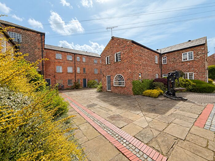 2 Bedroom Flat For Sale In Regents Court, Macclesfield, SK11