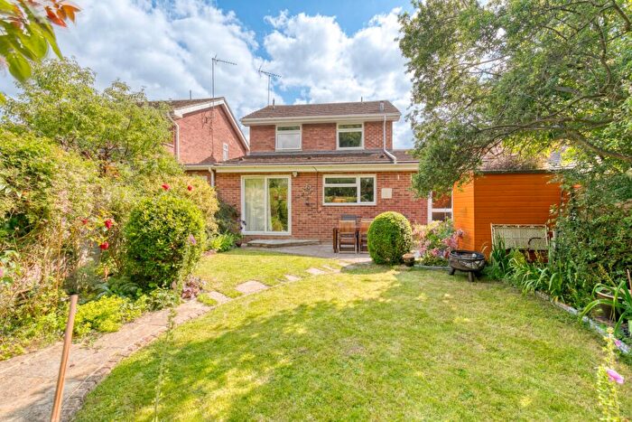4 Bedroom Detached House For Sale In Woosehill Lane, Wokingham, RG41