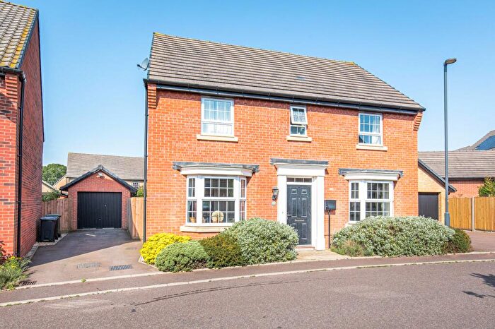 4 Bedroom Detached House For Sale In Beautifully Presented Home In Poringland, NR14