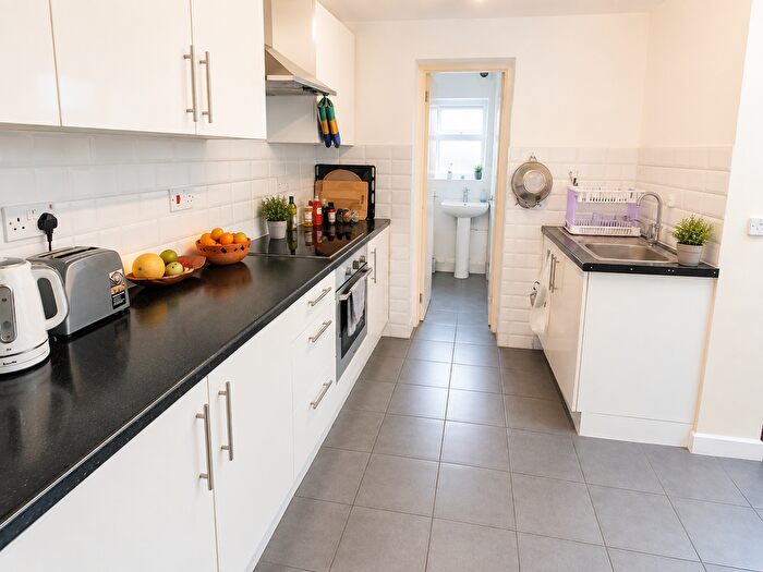 4 Bedroom Terraced House To Rent In Fentons Avenue, London, E13