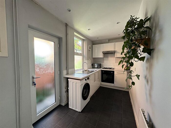 2 Bedroom Terraced House To Rent In Cambridge Street, Leicester, LE3