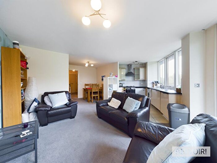 2 Bedroom Flat To Rent In Wheeleys Lane, Birmingham, B15