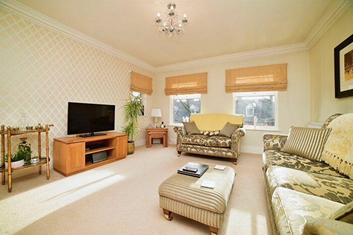 2 Bedroom Flat For Sale In Grayburn Court, Beverley, HU17