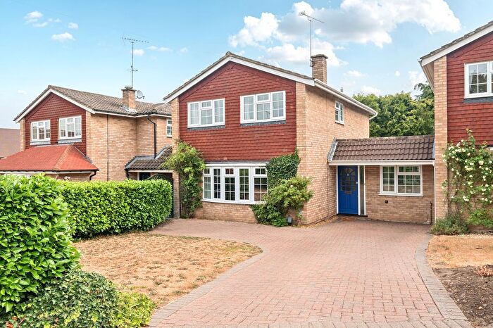 4 Bedroom Detached House For Sale In Glenhurst Close, Blackwater, GU17