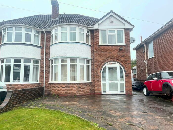3 Bedroom Semi-Detached House To Rent In Mullensgrove Road, Chemsley Wood, B37