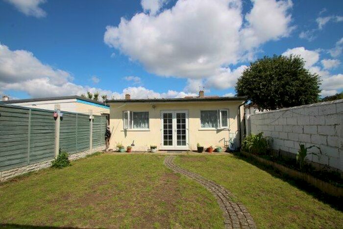 3 Bedroom Semi-Detached House To Rent In Heighton Gardens, Croydon, CR0