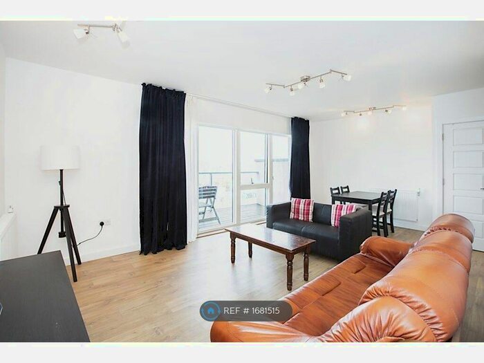 3 Bedroom Flat To Rent In Magellan Boulevard, London, E16