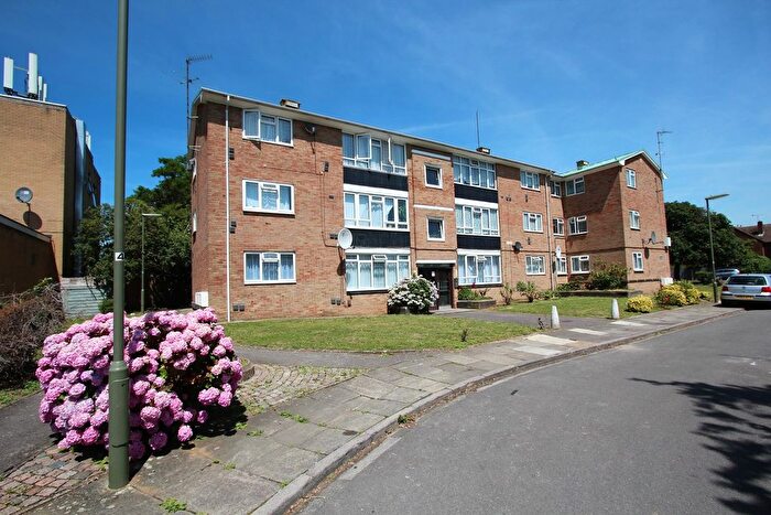 2 Bedroom Flat To Rent In Hadrian Way, Staines-Upon-Thames, TW19