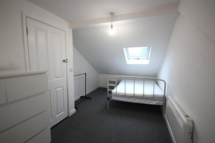 Studio To Rent In Long Drive, East Acton, London, W3