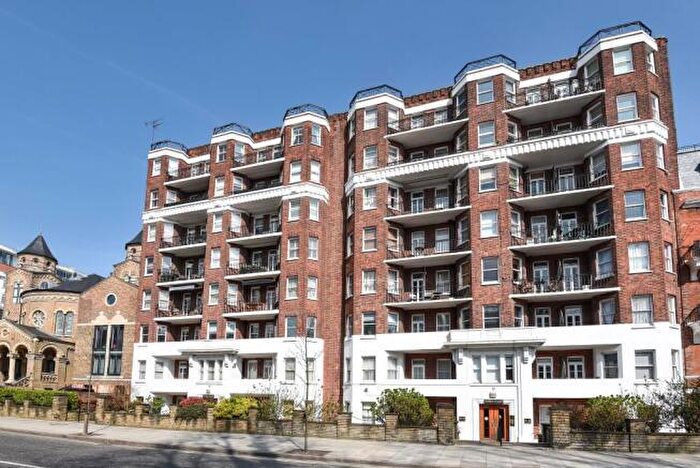 Flat To Rent In Abbey Road, London, NW8