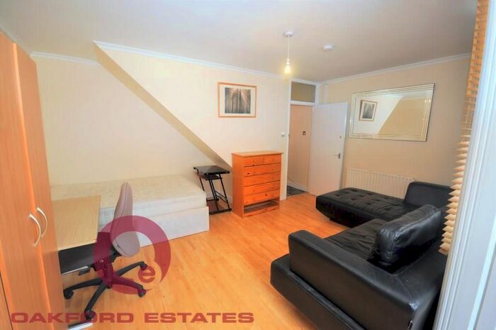 3 Bedroom Flat To Rent In Crowndale Road, Mornington Crescent, NW1