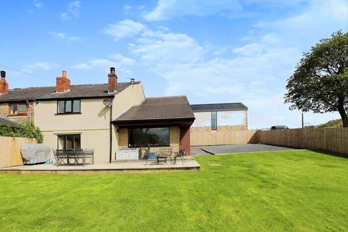 3 Bedroom Cottage For Sale In Bowstone Hill Road, Bradshaw, Bolton, BL2