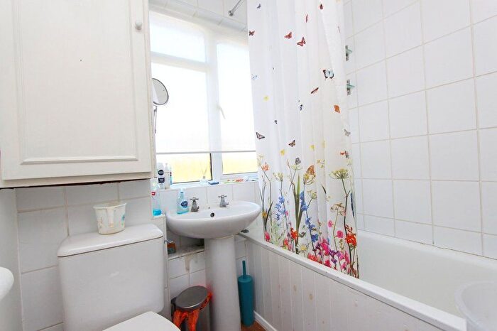 4 Bedroom Terraced House To Rent In Ravenswood Crescent, Harrow, Middlesex, HA2