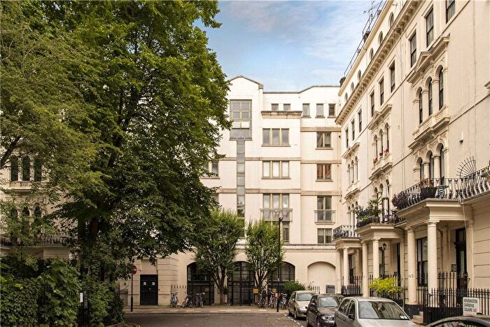 2 Bedroom Flat For Sale In Kensington Gardens Square, Bayswater, W2
