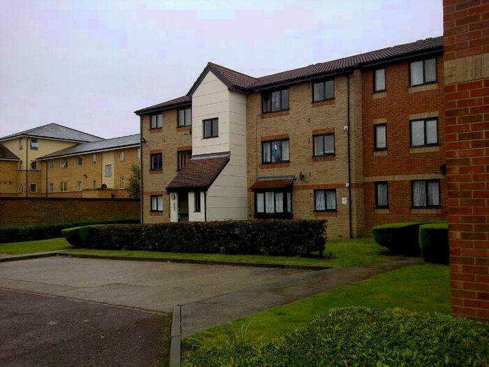 1 Bedroom Flat To Rent In Magpie Close, Enfield, Middlesex, EN1
