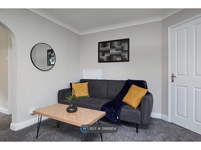 3 Bedroom Bungalow To Rent In Kensington Square, Harrogate, HG2