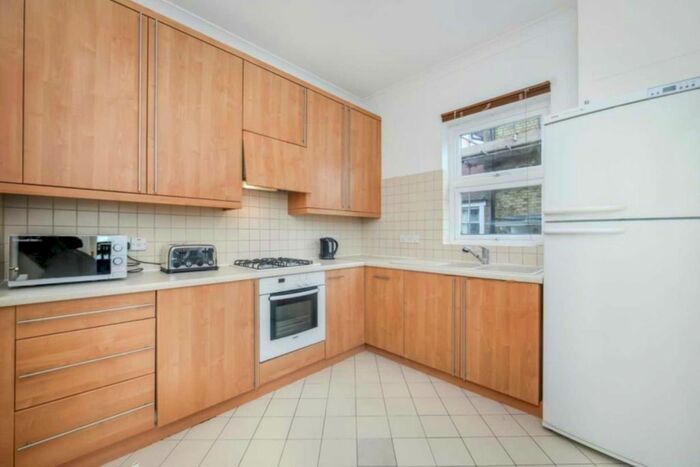 2 Bedroom Flat To Rent In Warwick Road, Ealing, W5