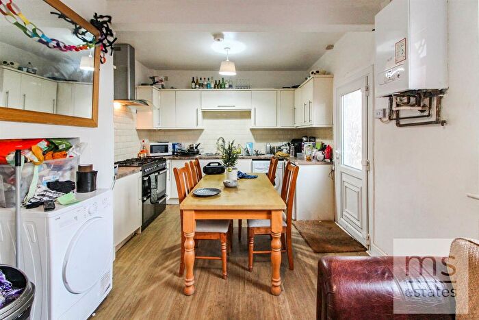 8 Bedroom Semi-Detached House To Rent In Derby Road, Nottingham, NG7
