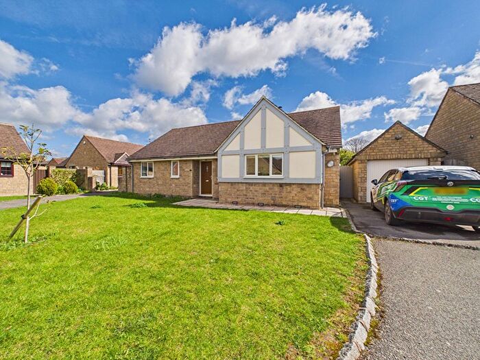 3 Bedroom Bungalow To Rent In Bella Vista, Woodmancote, Cheltenham, GL52