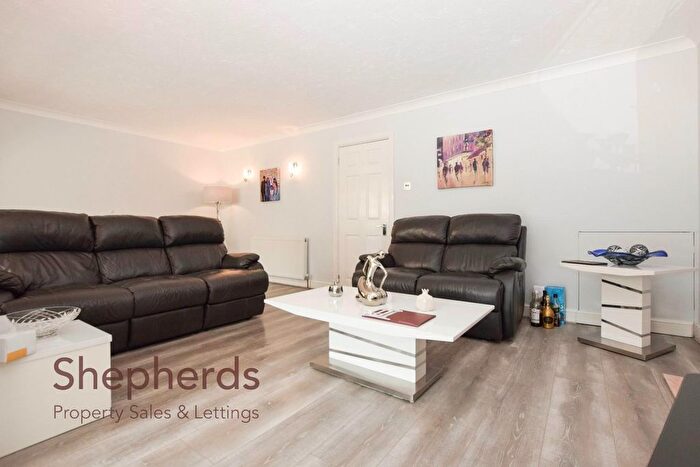 3 Bedroom End Of Terrace House For Sale In Claremont, Cheshunt, Waltham Cross, EN7