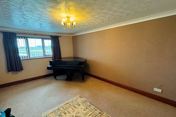 6 Bedroom Property To Rent In Station Road, Carmarthen, SA32