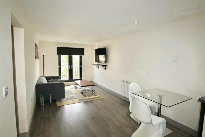 2 Bedroom Flat To Rent In Old Brickyard, Nottingham, Nottinghamshire, NG3