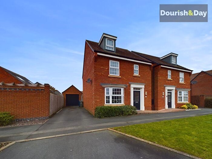 4 Bedroom Detached House For Sale In Bayswater Square, Stafford, ST18