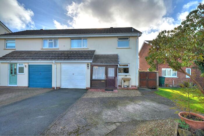 3 Bedroom Semi-Detached House For Sale In Howards Close, South Molton, EX36