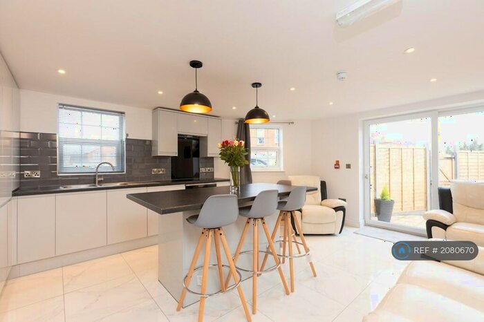 5 Bedroom End Of Terrace House To Rent In Hobhouse Close, Bristol, BS9