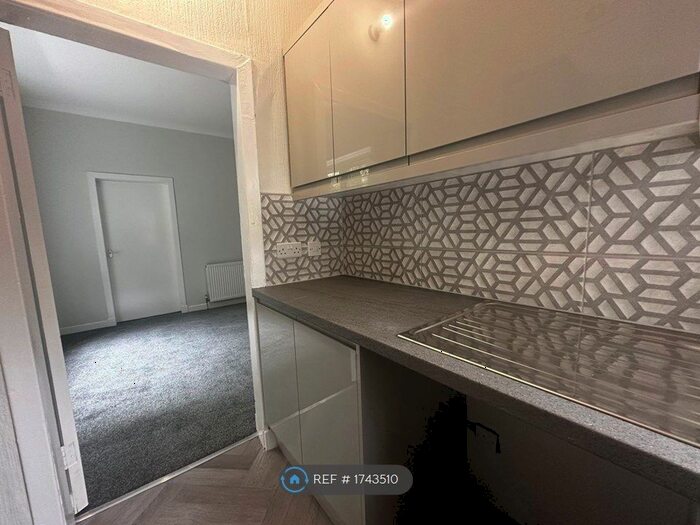 3 Bedroom Flat To Rent In Gladsmuir Road, Glasgow, G52