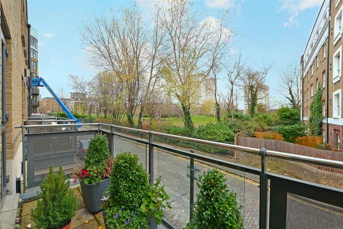 4 Bedroom Town House To Rent In Brightlingsea Place, Limehouse, London, E14
