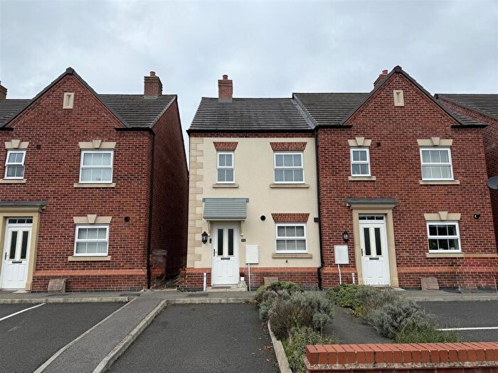 2 Bedroom Town House For Sale In Peacock Place, Wigston, LE18